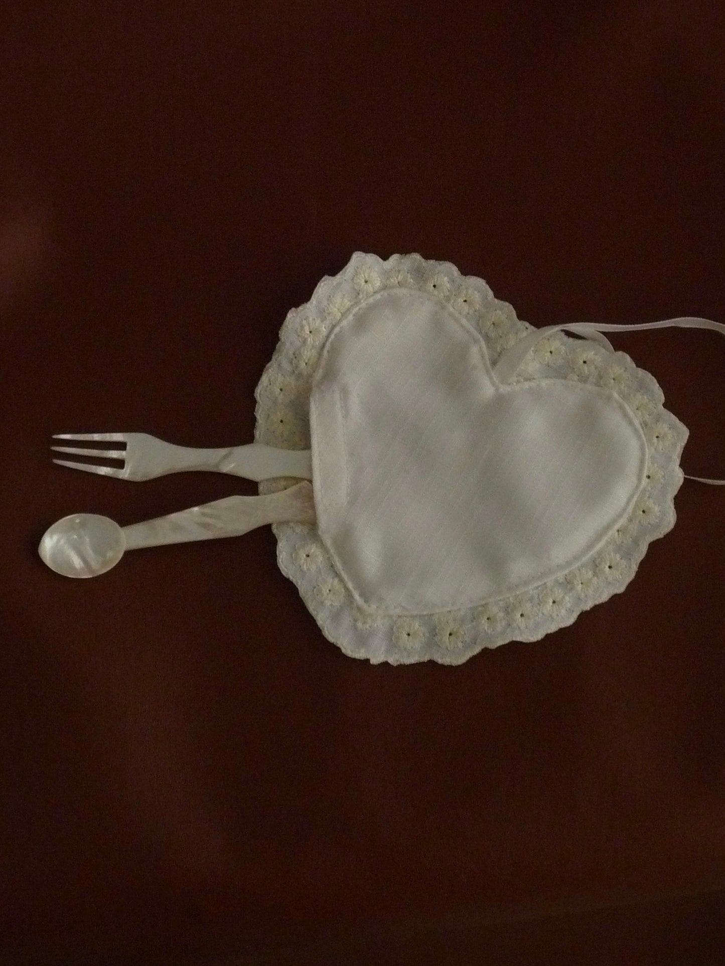Set of dessert cutlery